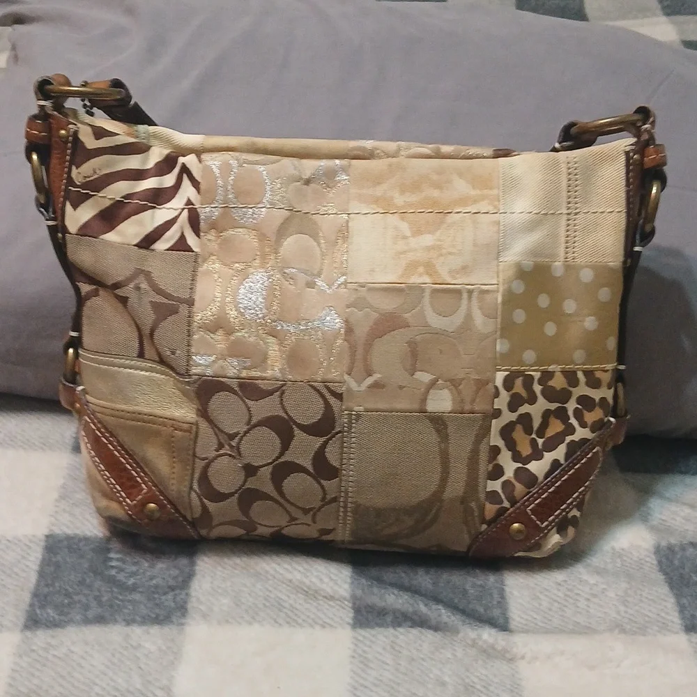 Coach - Picture 2 of 12